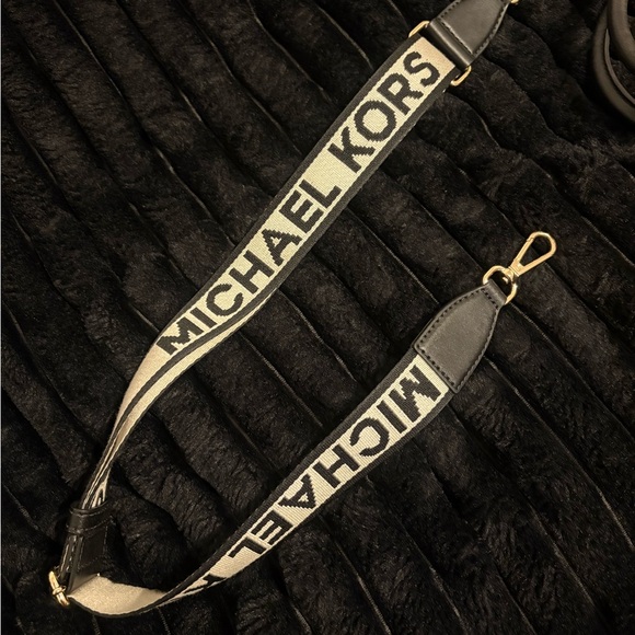 Michael Kors Black Tote and Wallet Combo - Picture 4 of 4